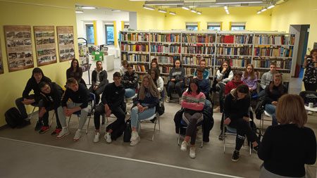 U sklopu projekta “VRISAK bez glasa- prevencija nasilja nad i među mladima” održana je književna rasprava u Gradskoj knjižnici Janet Majnarich